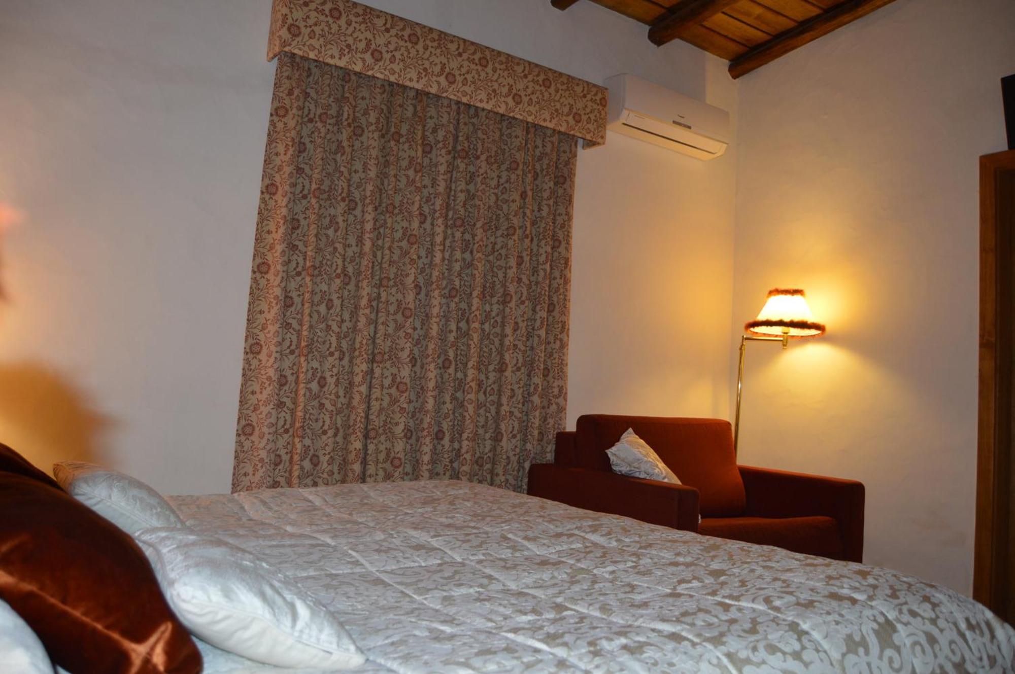 Monte Chalaca - Turismo Rural Ferreira Do Alentejo Room photo