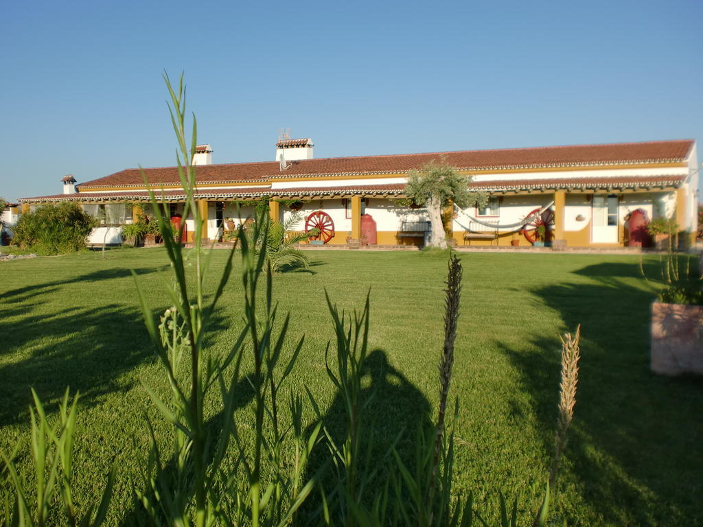 Monte Chalaca - Turismo Rural Ferreira Do Alentejo Exterior photo
