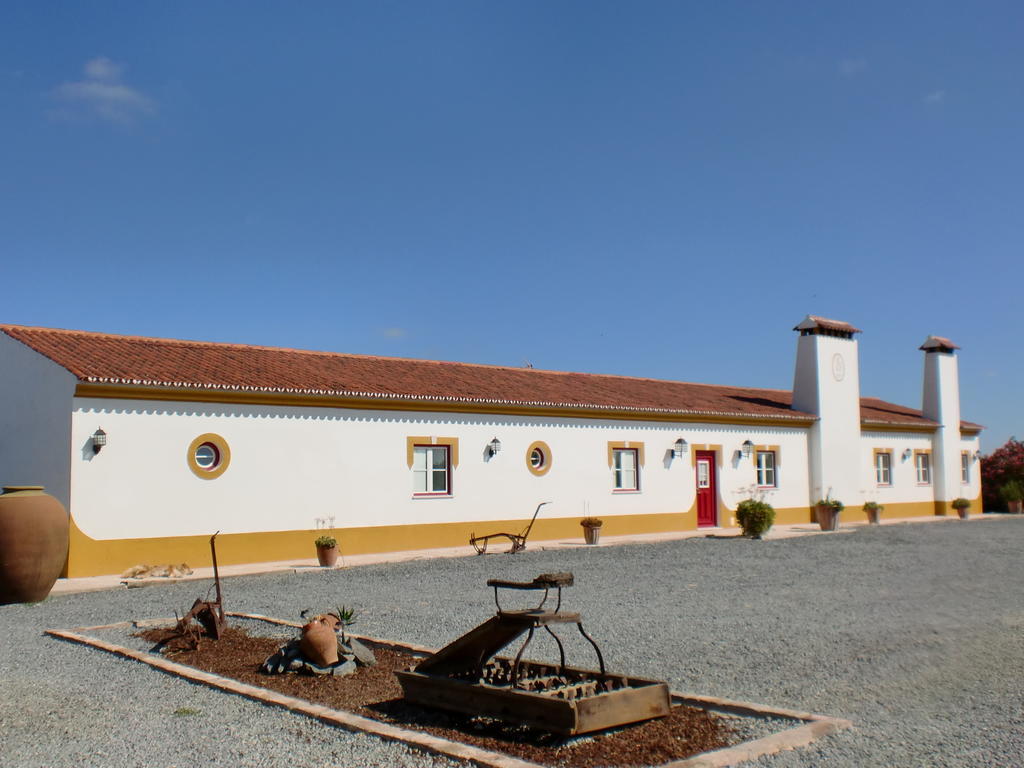 Monte Chalaca - Turismo Rural Ferreira Do Alentejo Exterior photo