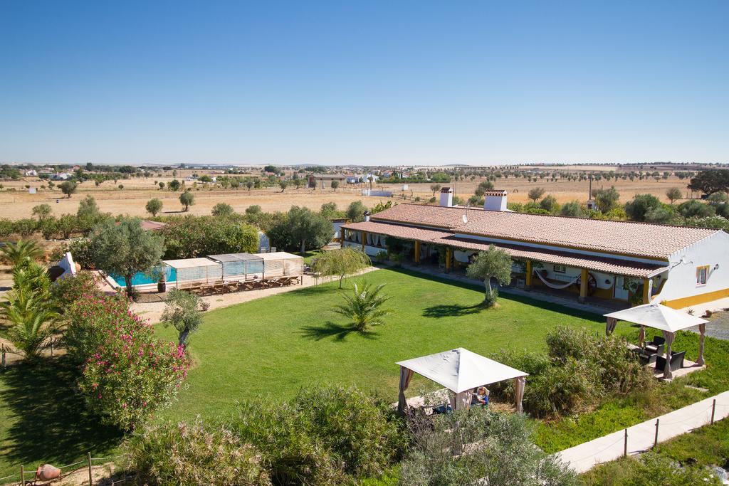 Monte Chalaca - Turismo Rural Ferreira Do Alentejo Exterior photo