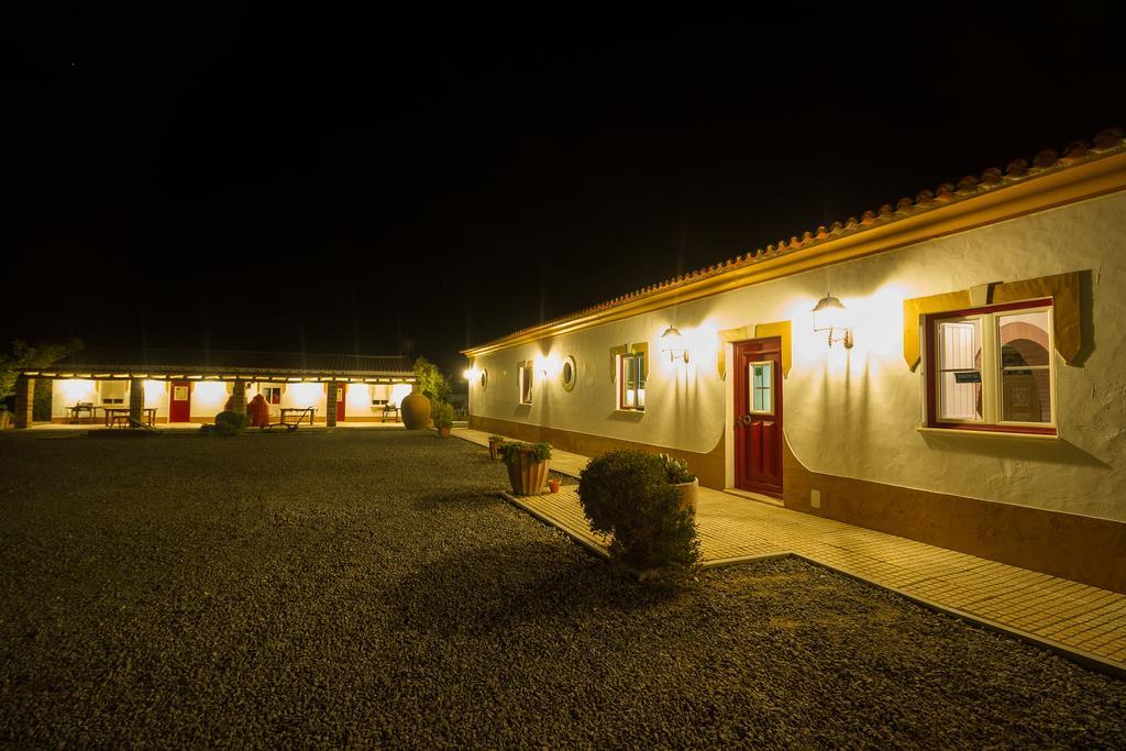 Monte Chalaca - Turismo Rural Ferreira Do Alentejo Exterior photo